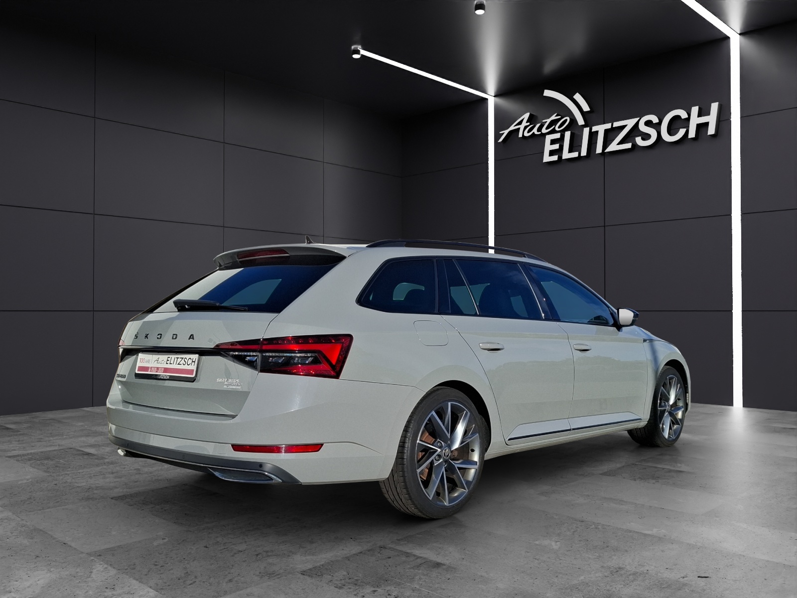 Fahrzeugabbildung SKODA Superb Combi TDI Sportline DSG Matrix Navi AID ACC SH 19