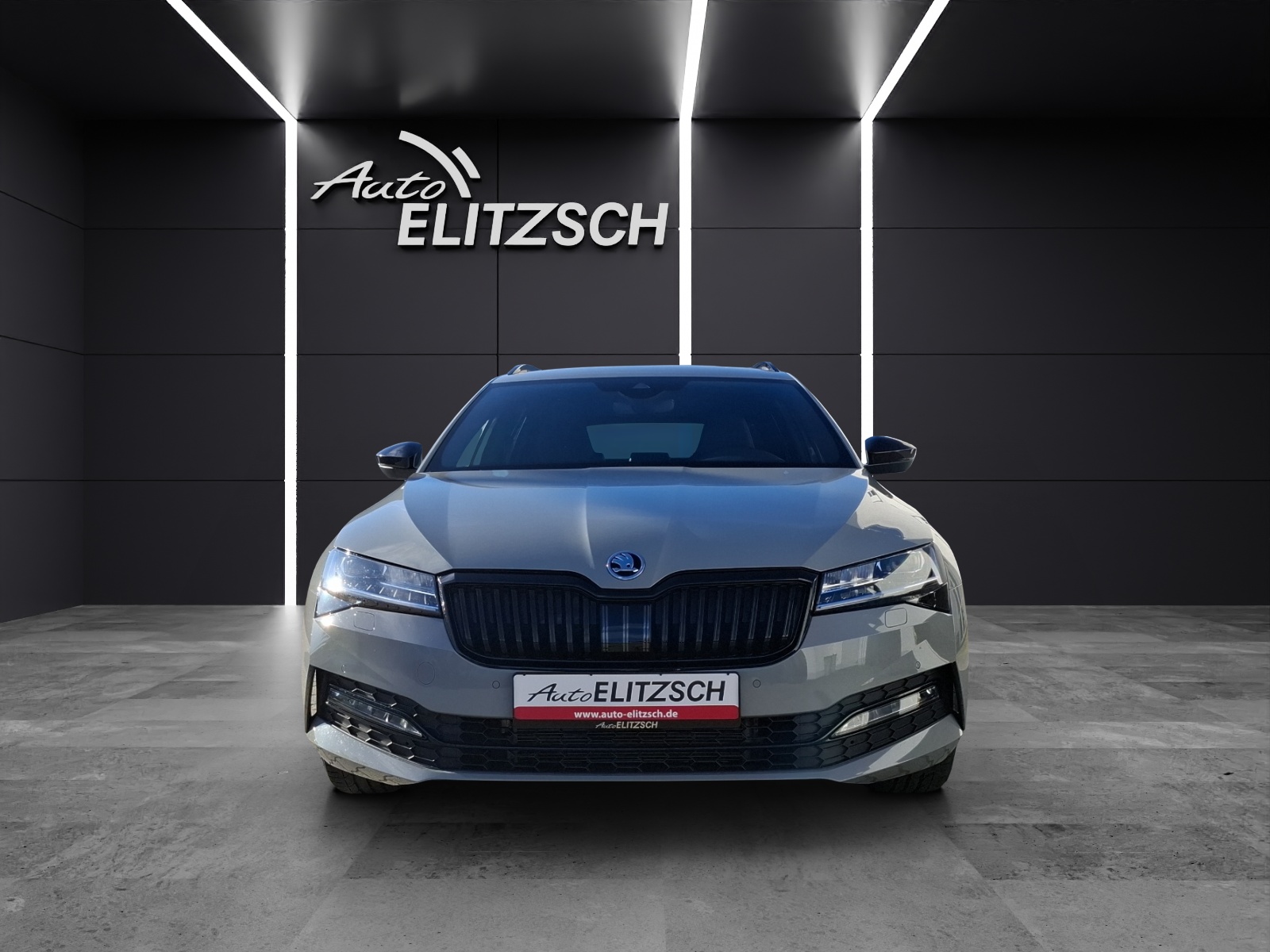 Fahrzeugabbildung SKODA Superb Combi TDI Sportline DSG Matrix Navi AID ACC SH 19