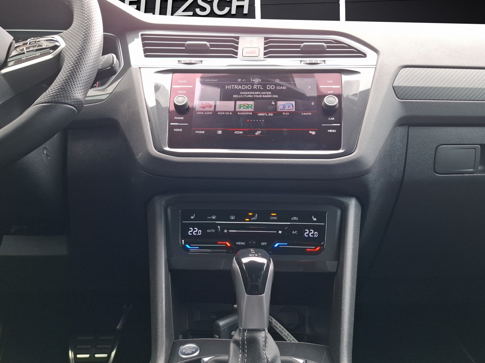 Fahrzeugabbildung Volkswagen Tiguan TSI R-Line DSG 4M Matrix AHK Navi AID ACC RFK SH 19