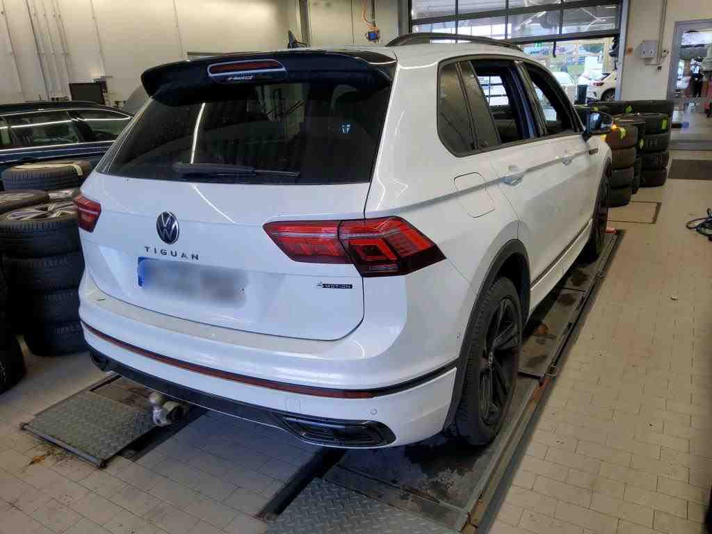 Fahrzeugabbildung Volkswagen Tiguan TSI R-Line DSG 4M Matrix AHK Navi AID ACC RFK SH 19