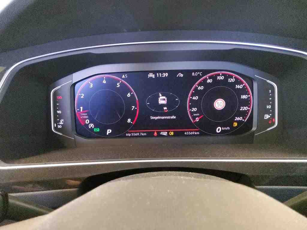 Fahrzeugabbildung Volkswagen Tiguan TSI R-Line DSG 4M Matrix AHK Navi AID ACC RFK SH 19