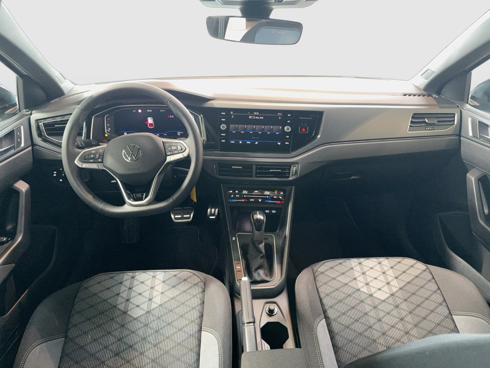 Fahrzeugabbildung Volkswagen Taigo R-Line DSG IQ-LED NAVI RearView