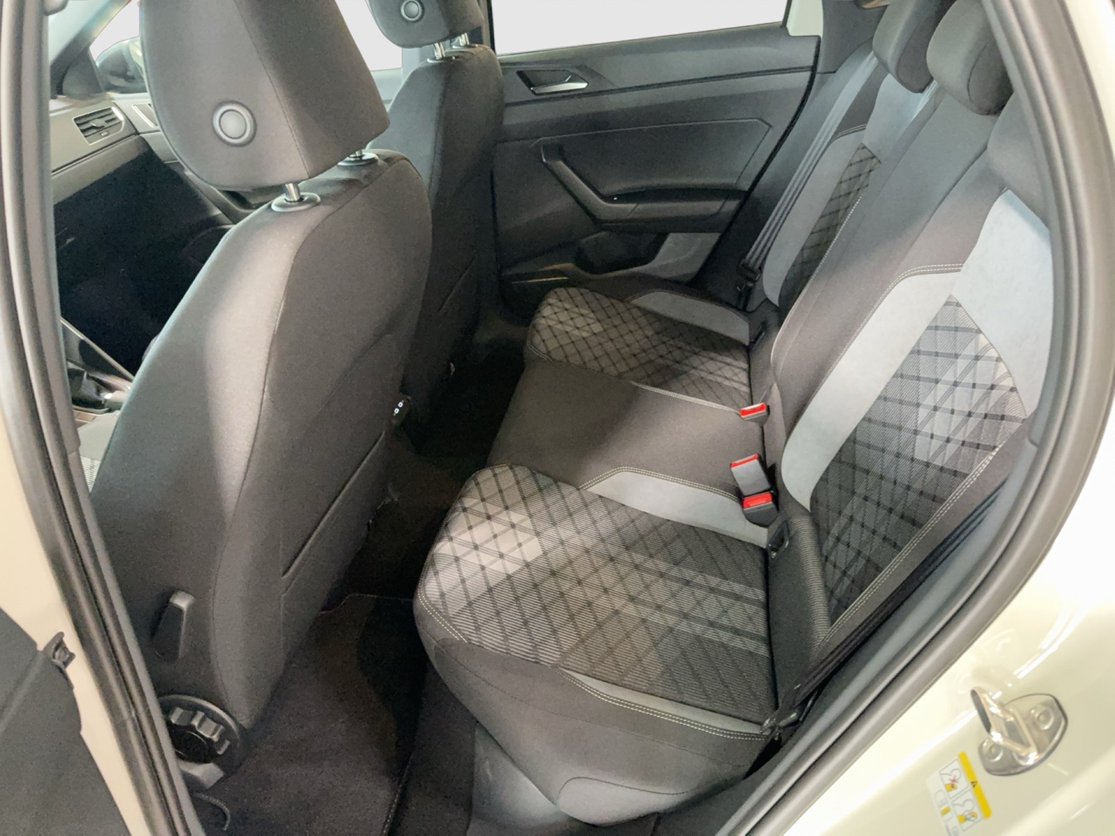 Fahrzeugabbildung Volkswagen Taigo R-Line DSG IQ-LED NAVI RearView