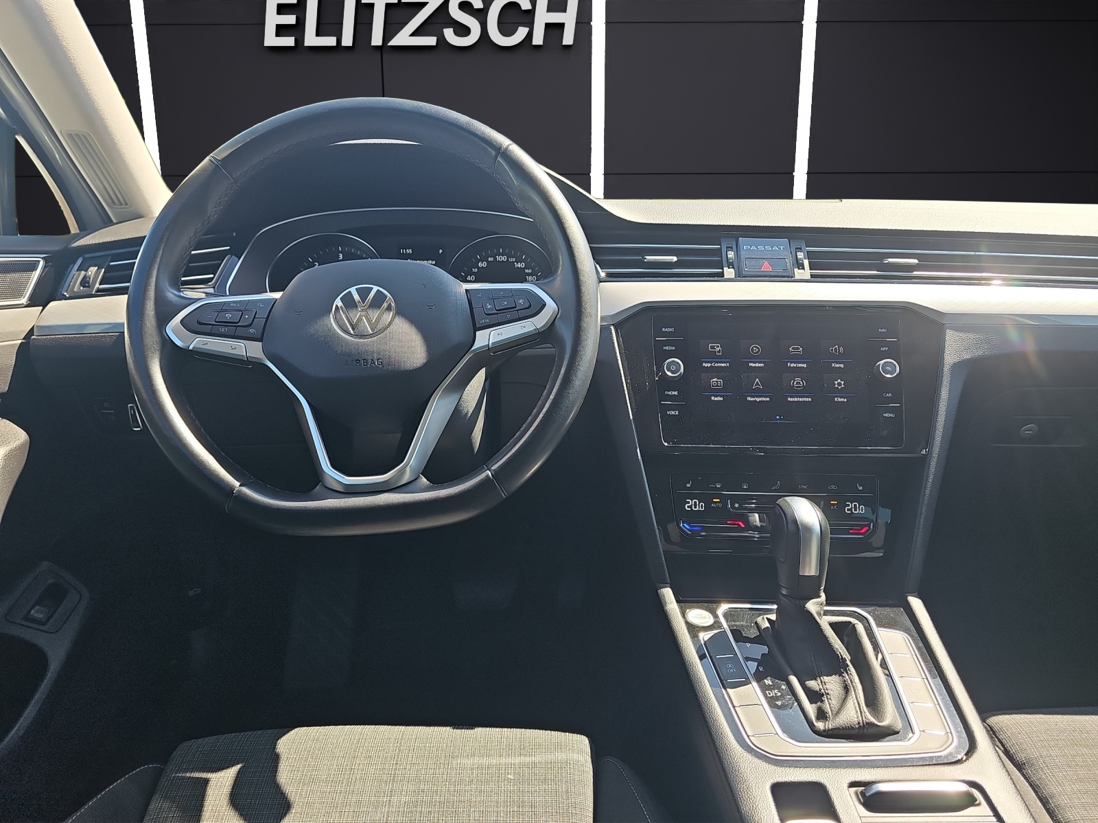 Fahrzeugabbildung Volkswagen Passat Variant Business TDI DSG LED ACC SHZ RearView WeConnect Navi