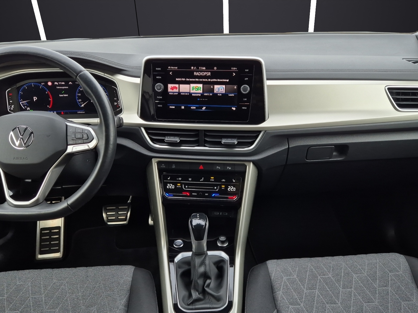 Fahrzeugabbildung Volkswagen T-Roc TSI Move DSG Matrix Navi AID ACC RFK SH