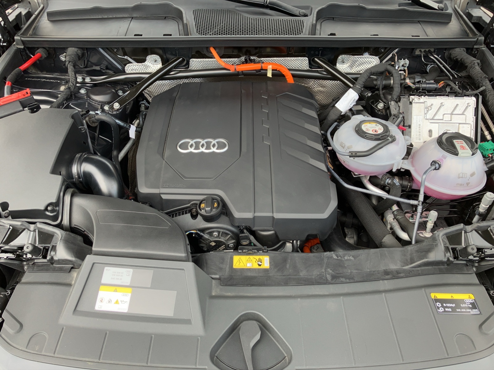 Fahrzeugabbildung Audi Q5 50 TFSI e quattro S-tronic LED ACC NAVI AVC