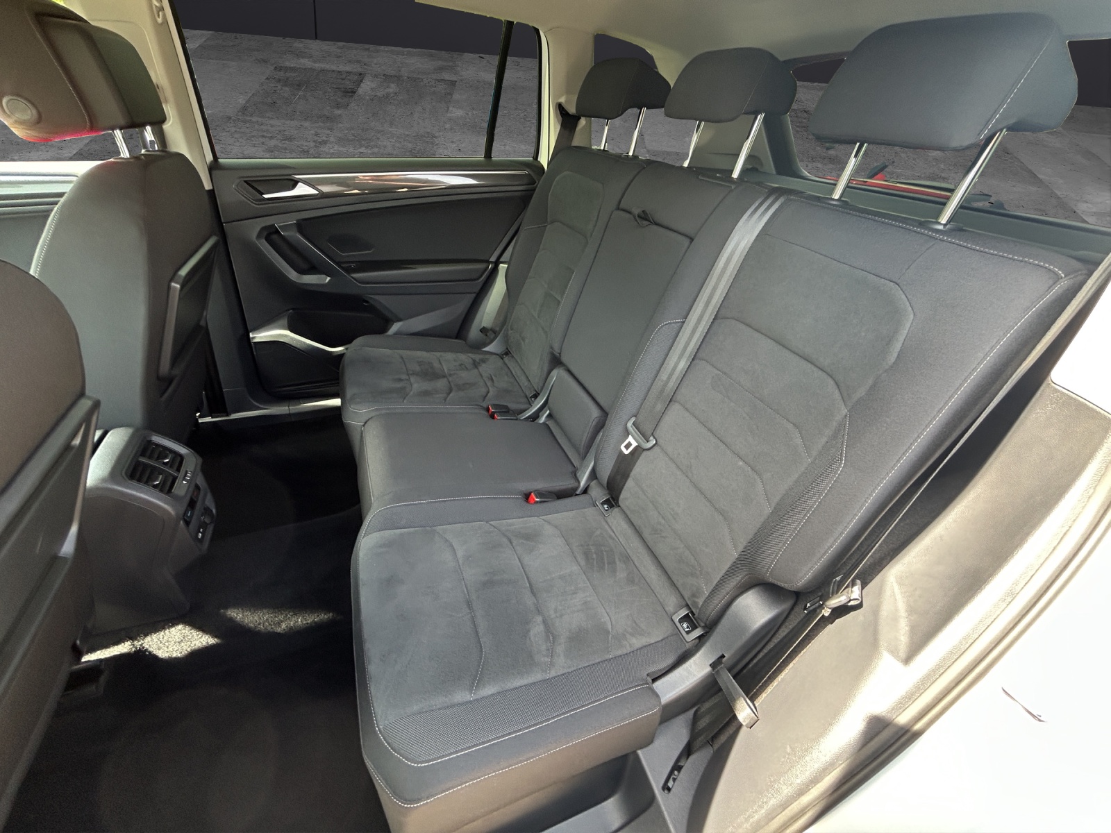 Fahrzeugabbildung Volkswagen Tiguan Allspace TSI Highline DSG LED Navi ACC AID SHZ App-Connect