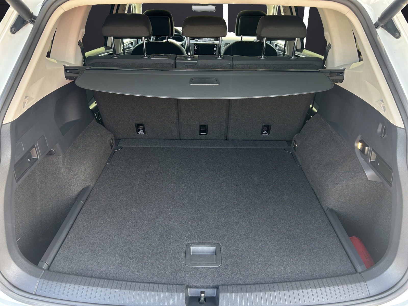 Fahrzeugabbildung Volkswagen Tiguan Allspace TSI Highline DSG LED Navi ACC AID SHZ App-Connect
