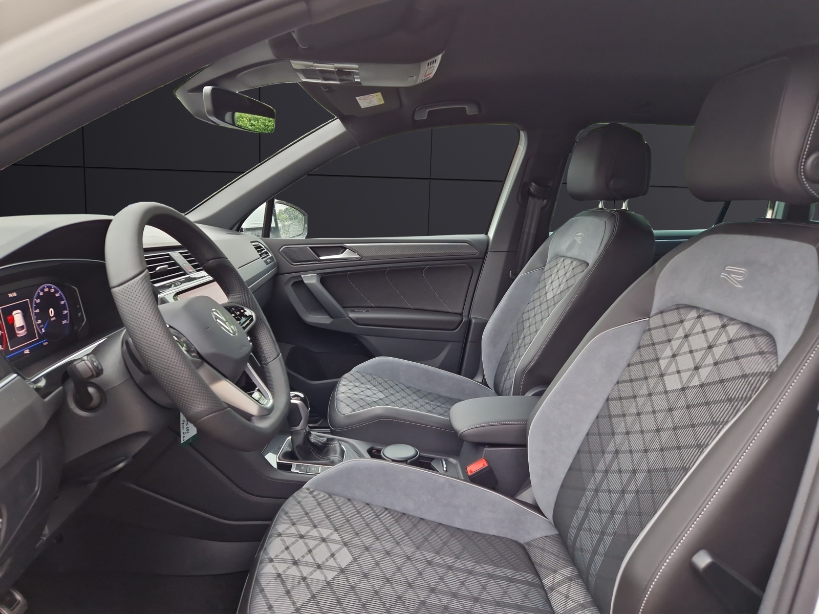 Fahrzeugabbildung Volkswagen Tiguan R-Line