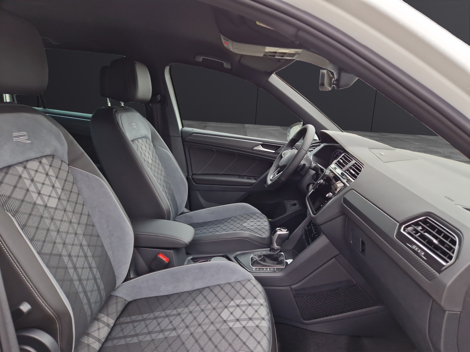 Fahrzeugabbildung Volkswagen Tiguan R-Line
