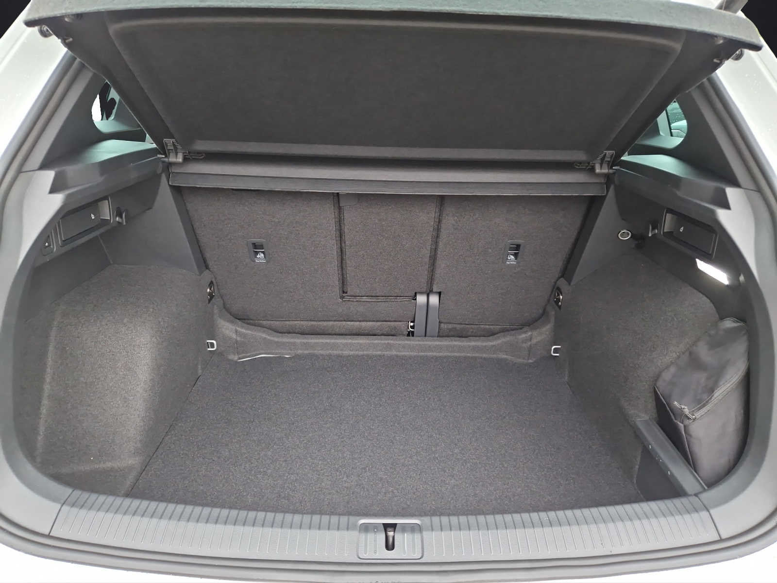 Fahrzeugabbildung Volkswagen Tiguan R-Line