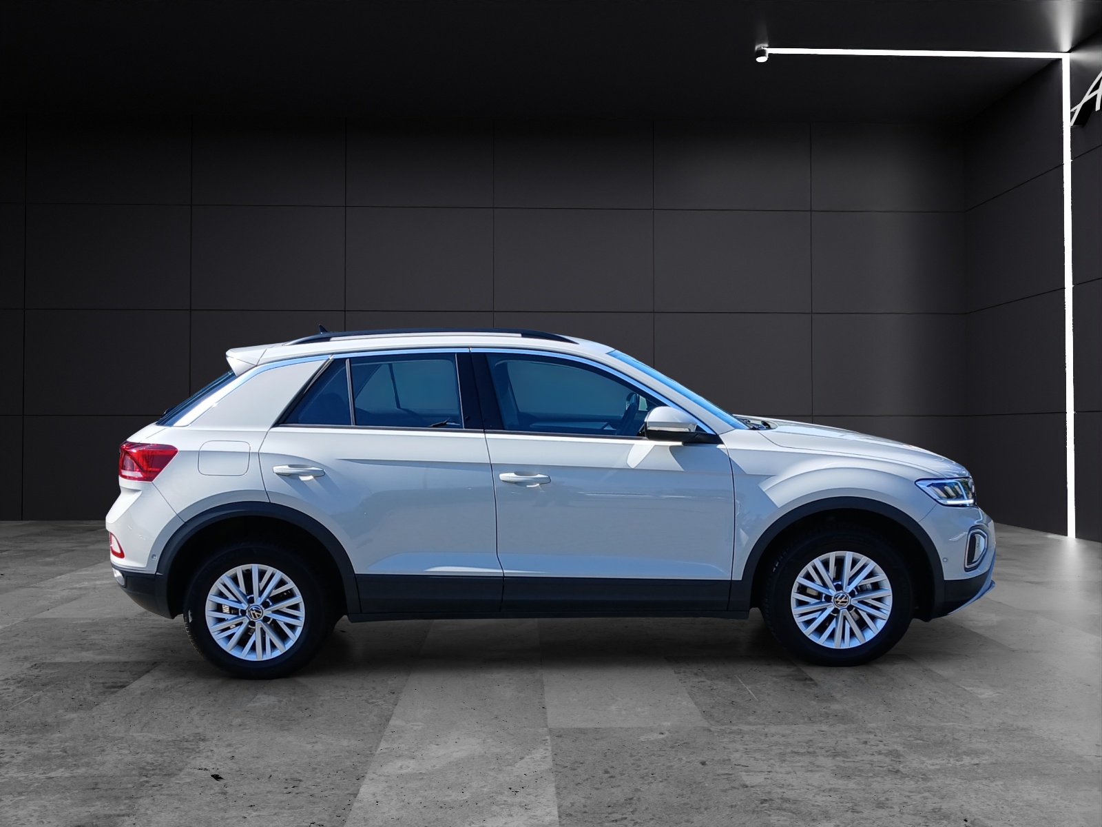 Fahrzeugabbildung Volkswagen T-Roc TSI Life LED CarPlay AID GRA SHZ Park-Assist