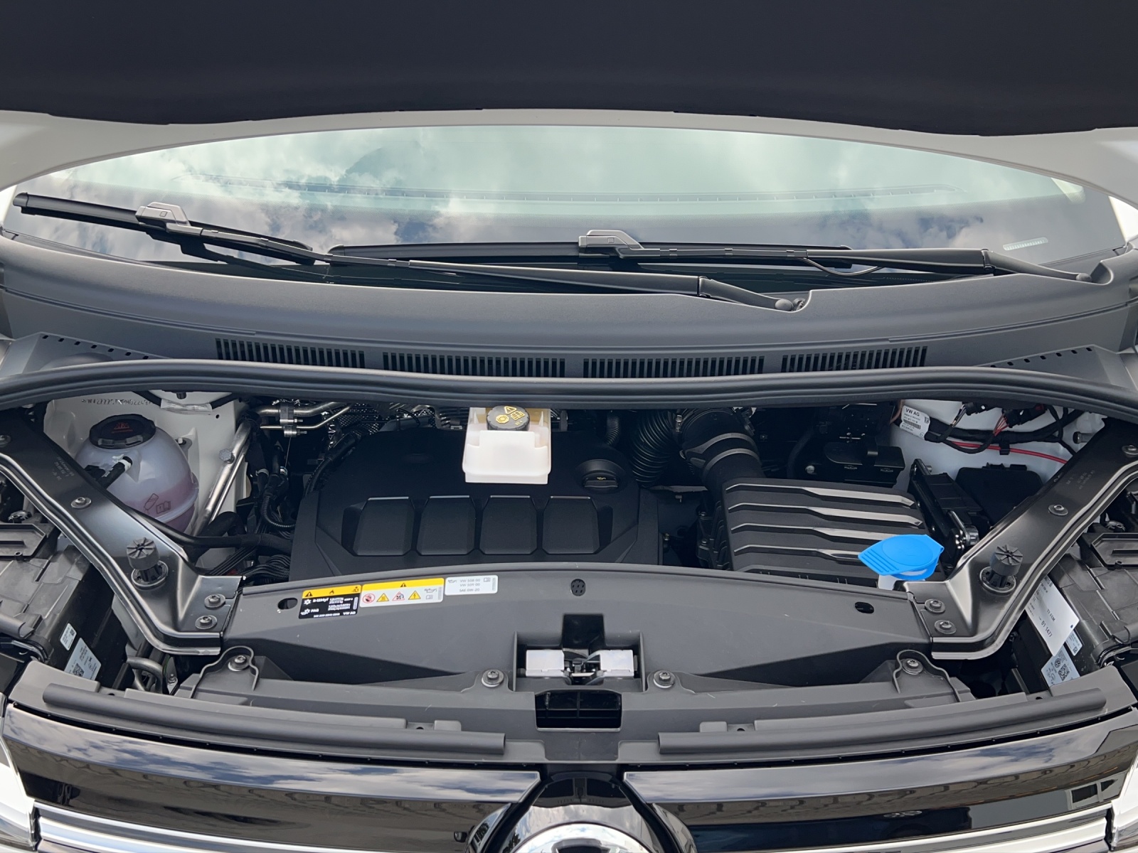 Fahrzeugabbildung Volkswagen T7 Multivan TDI Life AHK NAVI ACC RFK