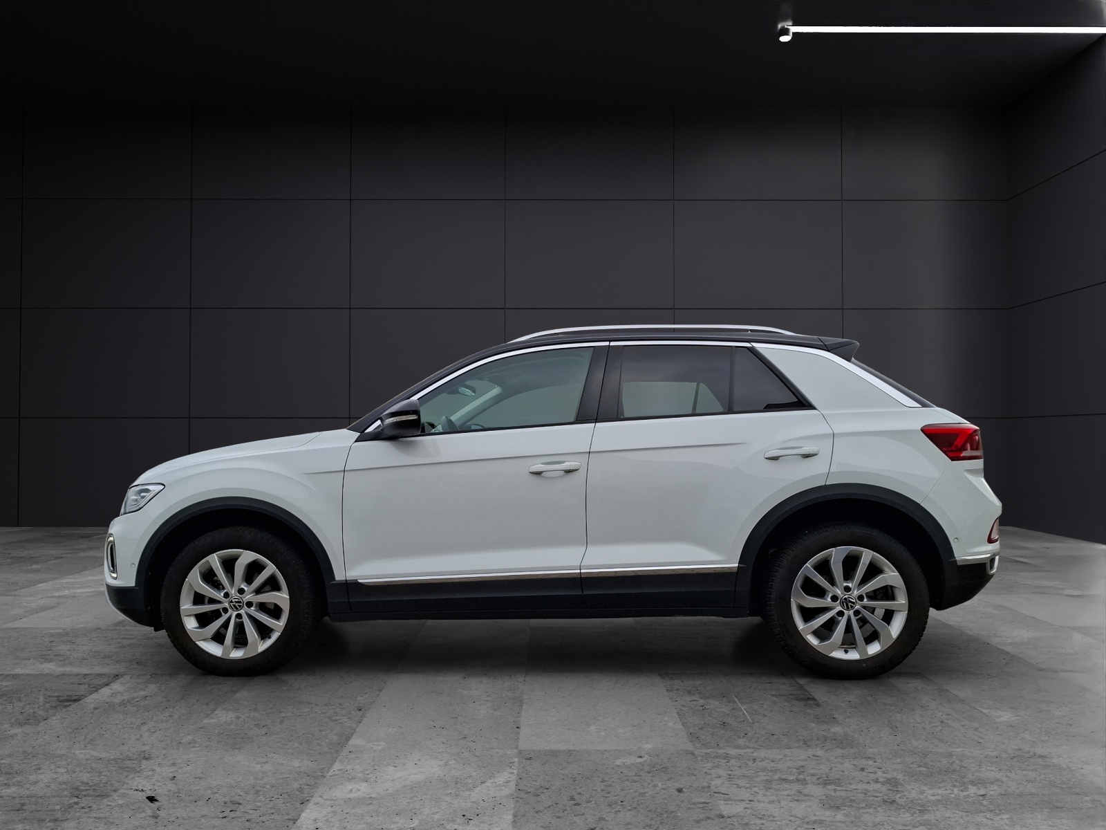 Fahrzeugabbildung Volkswagen T-Roc TSI Style DSG LED Navi AID ACC RFK SH