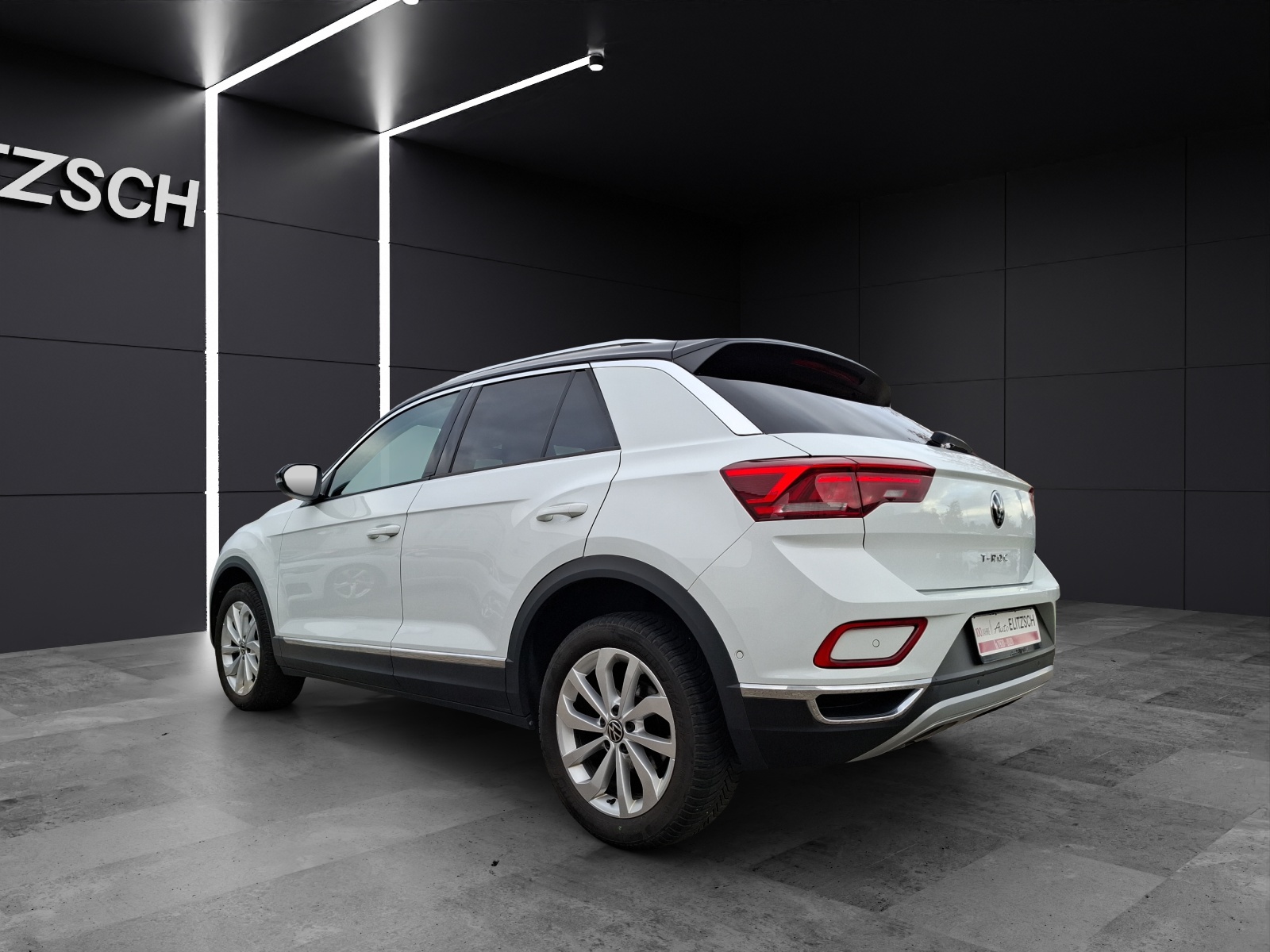 Fahrzeugabbildung Volkswagen T-Roc TSI Style DSG LED Navi AID ACC RFK SH