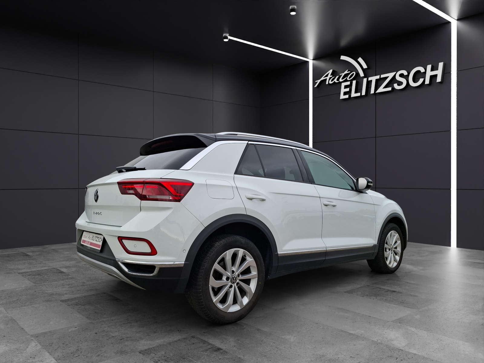 Fahrzeugabbildung Volkswagen T-Roc TSI Style DSG LED Navi AID ACC RFK SH