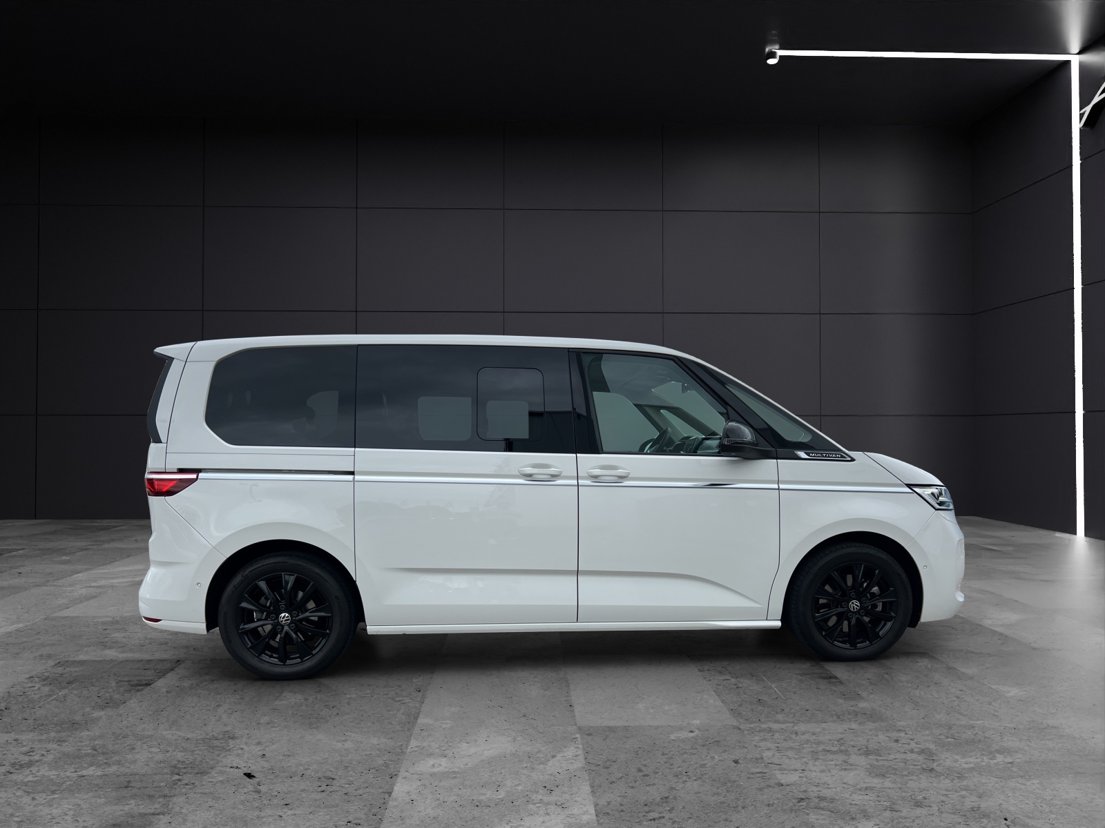 Fahrzeugabbildung Volkswagen T7 Multivan Style DSG TSI IQ-LED AHK H&K