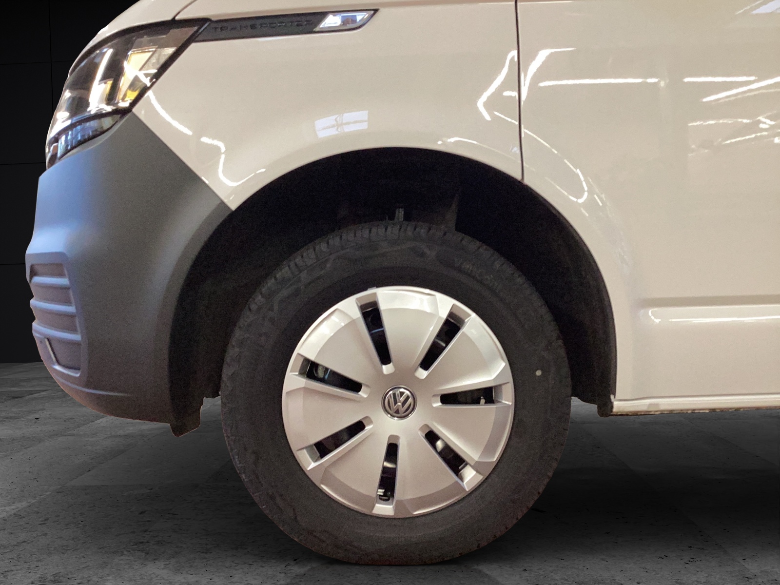 Fahrzeugabbildung Volkswagen T6 Kombi T6.1 TDI 9-Sitzer KLIMA PDC DAB