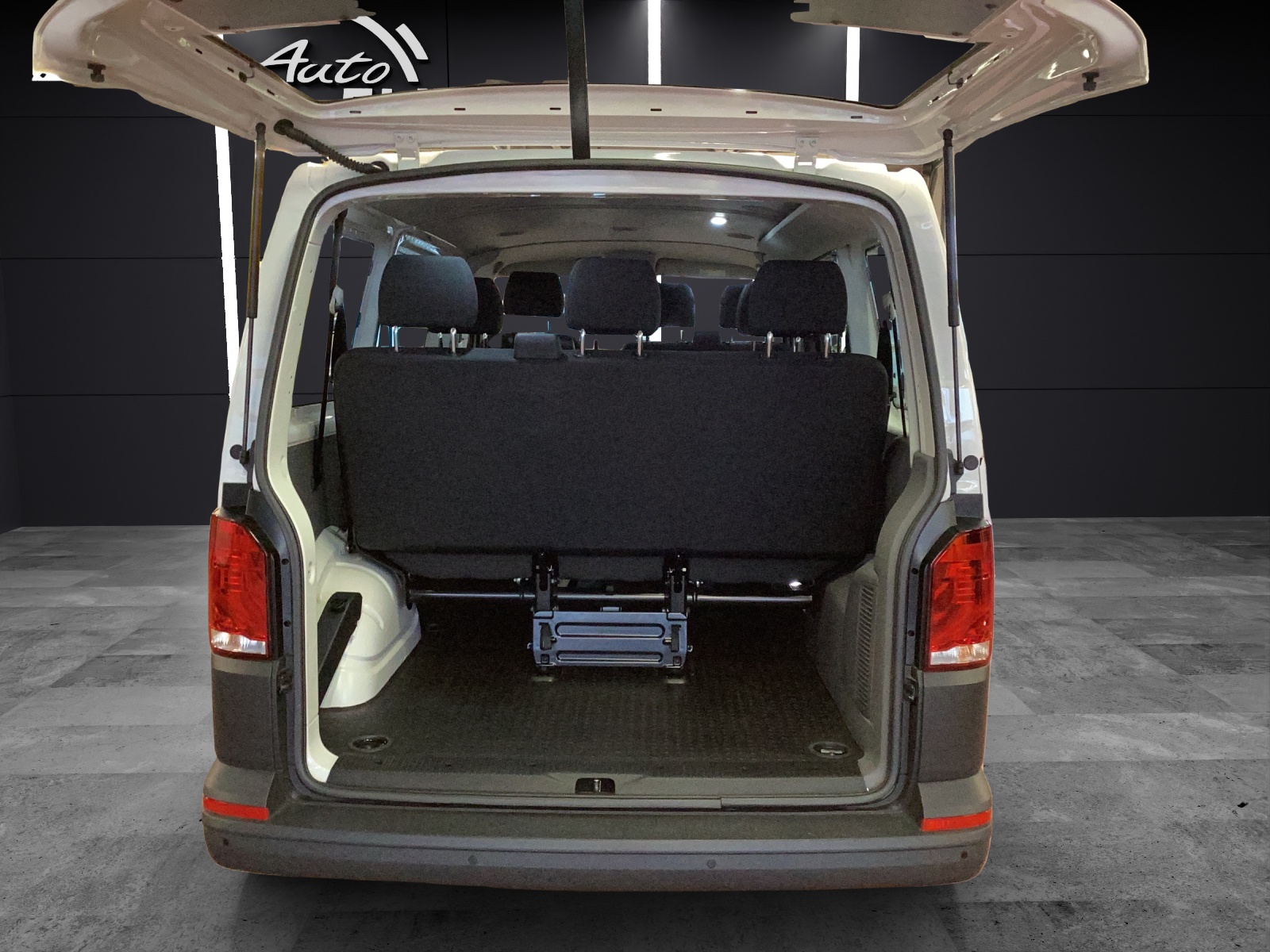 Fahrzeugabbildung Volkswagen T6 Kombi T6.1 TDI 9-Sitzer KLIMA PDC DAB
