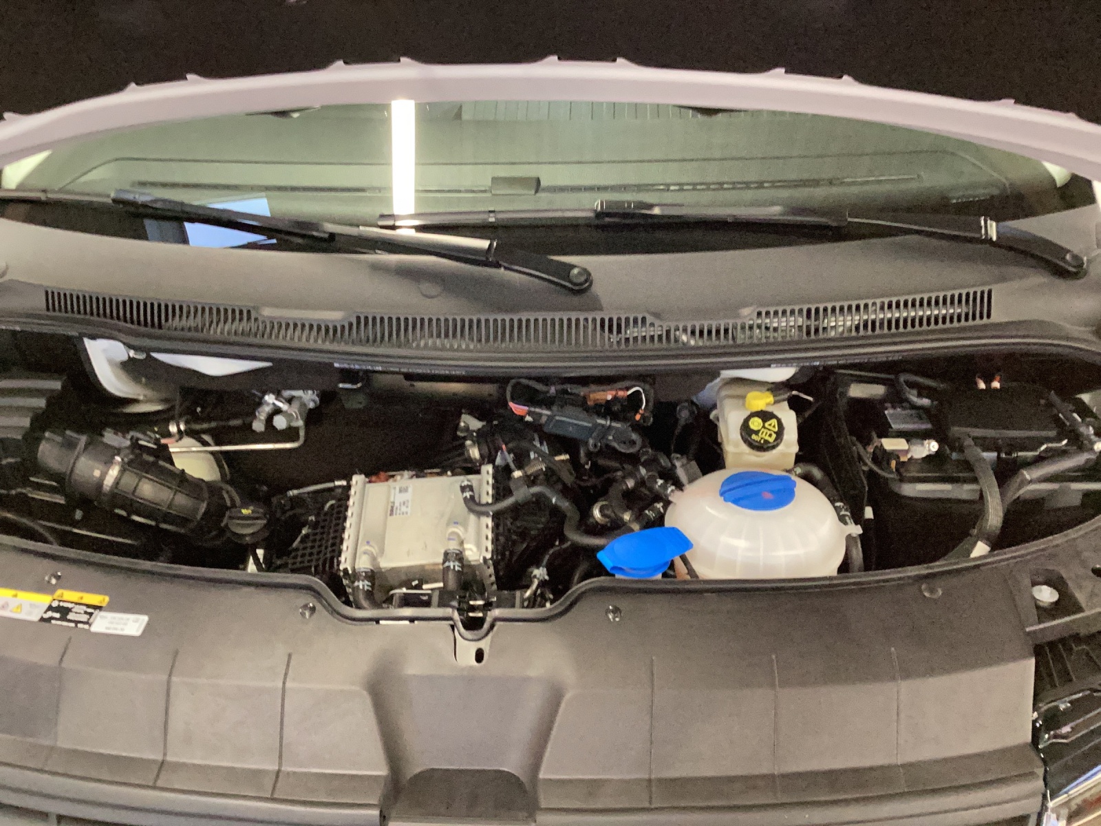 Fahrzeugabbildung Volkswagen T6 Kombi T6.1 TDI 9-Sitzer KLIMA PDC DAB