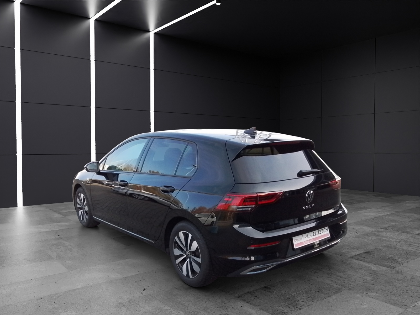 Fahrzeugabbildung Volkswagen Golf VIII TDI DSG AHK PANO RFK HuD ACC LED AID NAVI