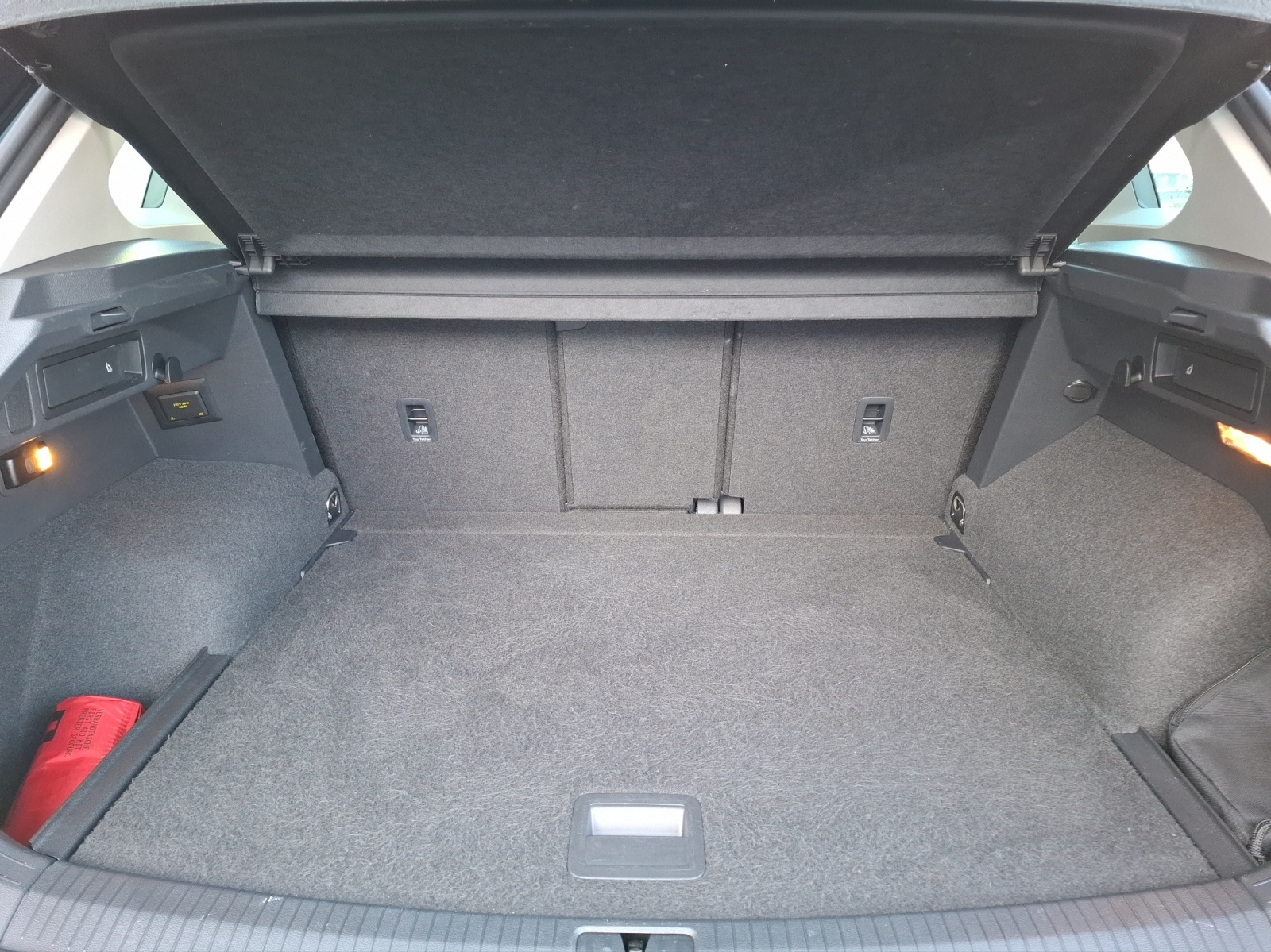 Fahrzeugabbildung Volkswagen Tiguan TSI Life DSG 4M LED Navi AID ACC SH 18