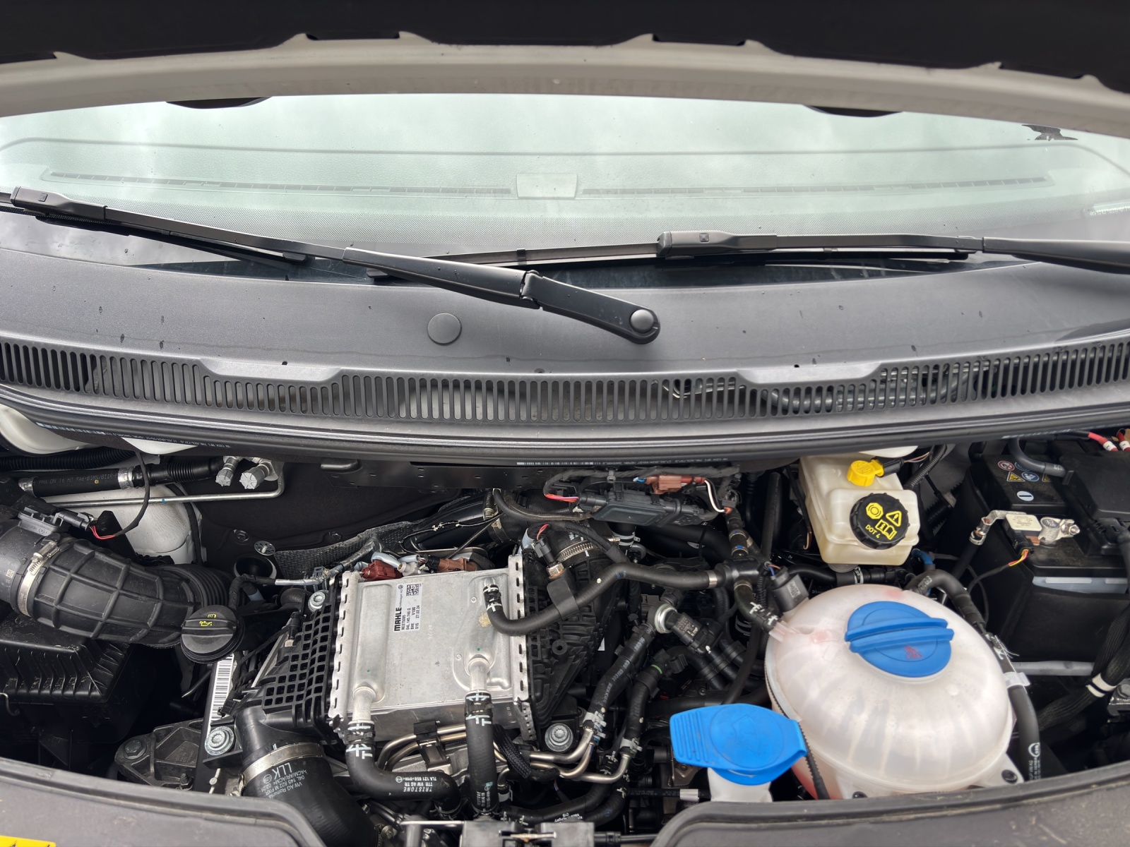 Fahrzeugabbildung Volkswagen T6 Kombi T6.1 TDI 9-Sitzer LR SITZH. PDC KLIMA