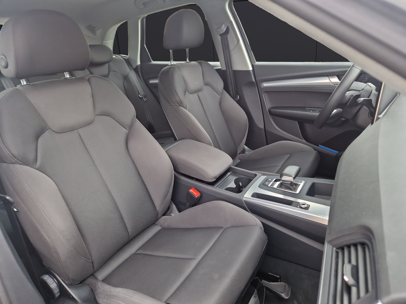 Fahrzeugabbildung Audi Q5 40 TDI quattro S line Navi RearView