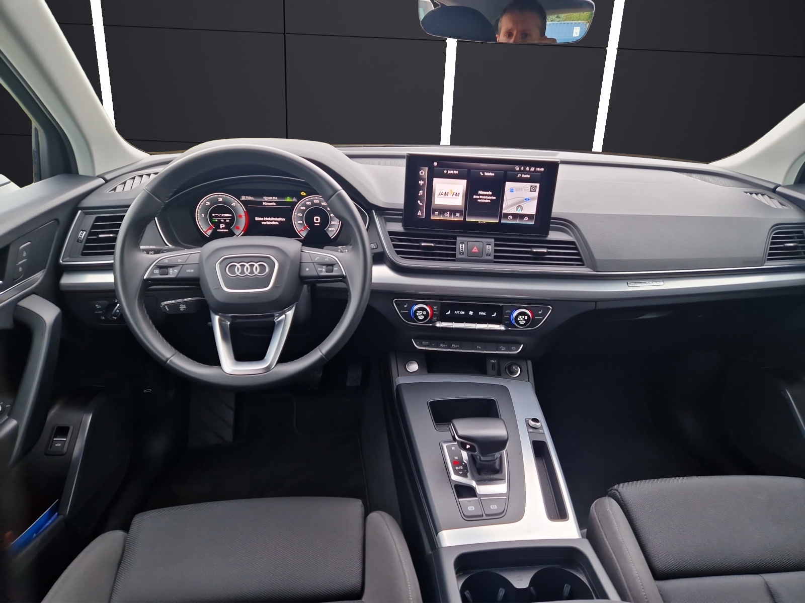 Fahrzeugabbildung Audi Q5 40 TDI quattro S line Navi RearView