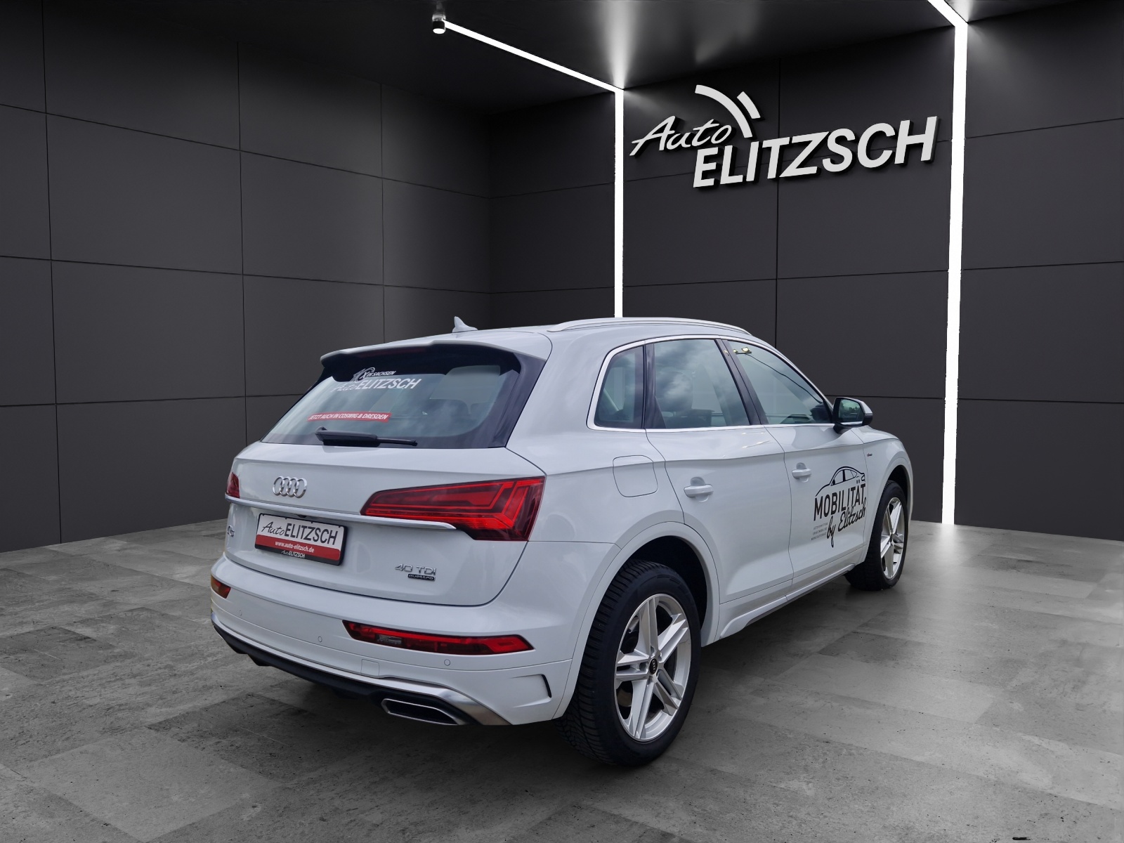 Fahrzeugabbildung Audi Q5 40 TDI quattro S line Navi RearView