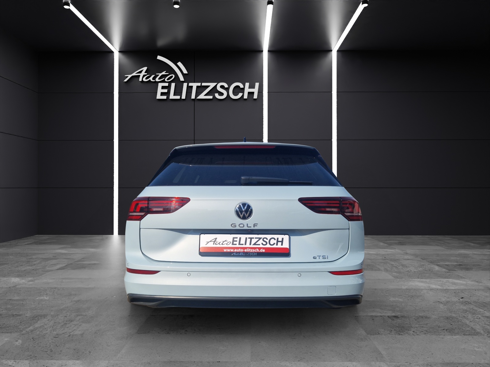 Fahrzeugabbildung Volkswagen Golf VIII Variant eTSI Life DSG LED ACC AHK SHZ HuD RearView DAB+ Navi