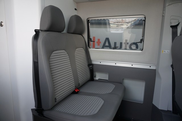 Fahrzeugabbildung Volkswagen Crafter Grand California 680 DSG 4M Standhzg. LED Hochbett Markise AHK Navi RFK