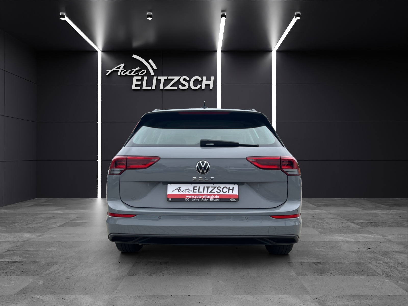 Fahrzeugabbildung Volkswagen Golf VIII Variant TSI Life LED Navi AID ACC PDC SH