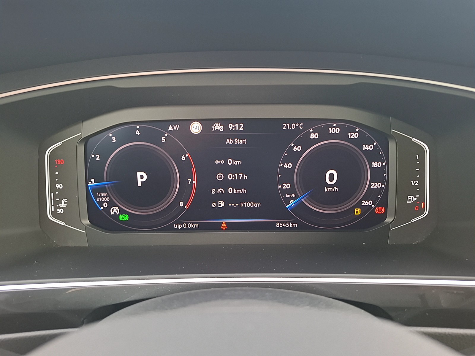 Fahrzeugabbildung Volkswagen Tiguan TSI Elegance DSG Matrix Navi AID HUD ACC RFK SH