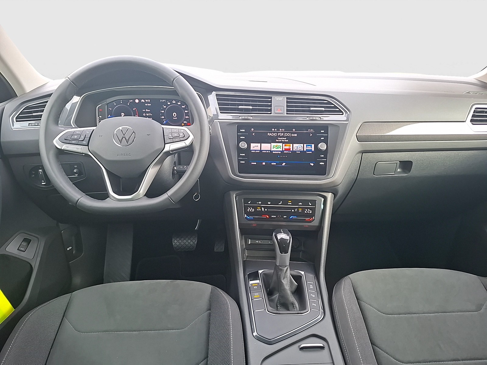 Fahrzeugabbildung Volkswagen Tiguan TSI Elegance DSG Matrix Navi AID HUD ACC RFK SH