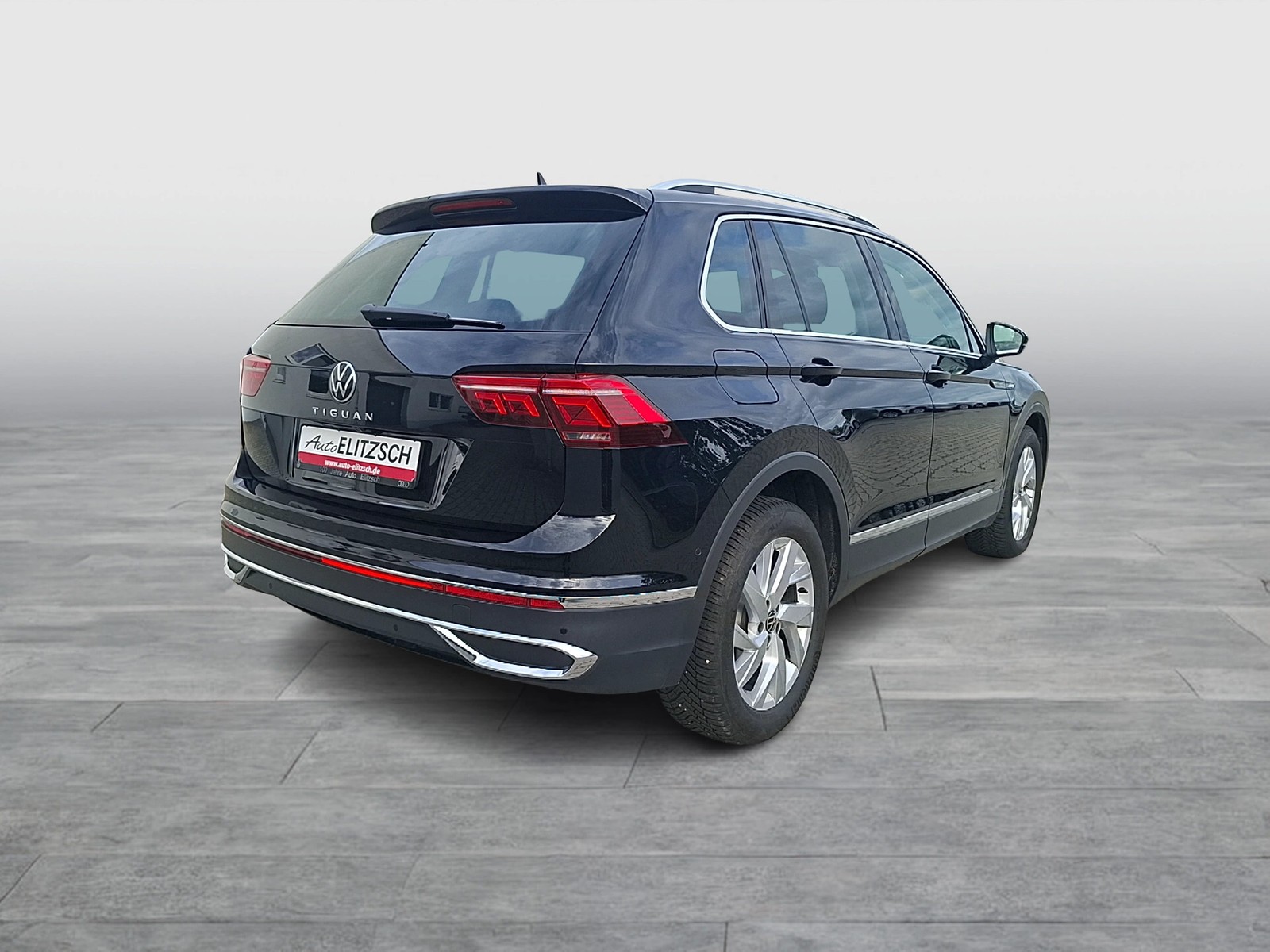 Fahrzeugabbildung Volkswagen Tiguan TSI Elegance DSG Matrix Navi AID HUD ACC RFK SH