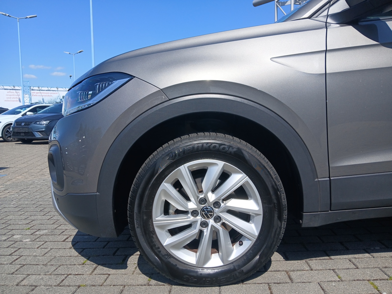Fahrzeugabbildung Volkswagen T-Cross TSI Life Lane-Assist RFK ESP ACC SH LED