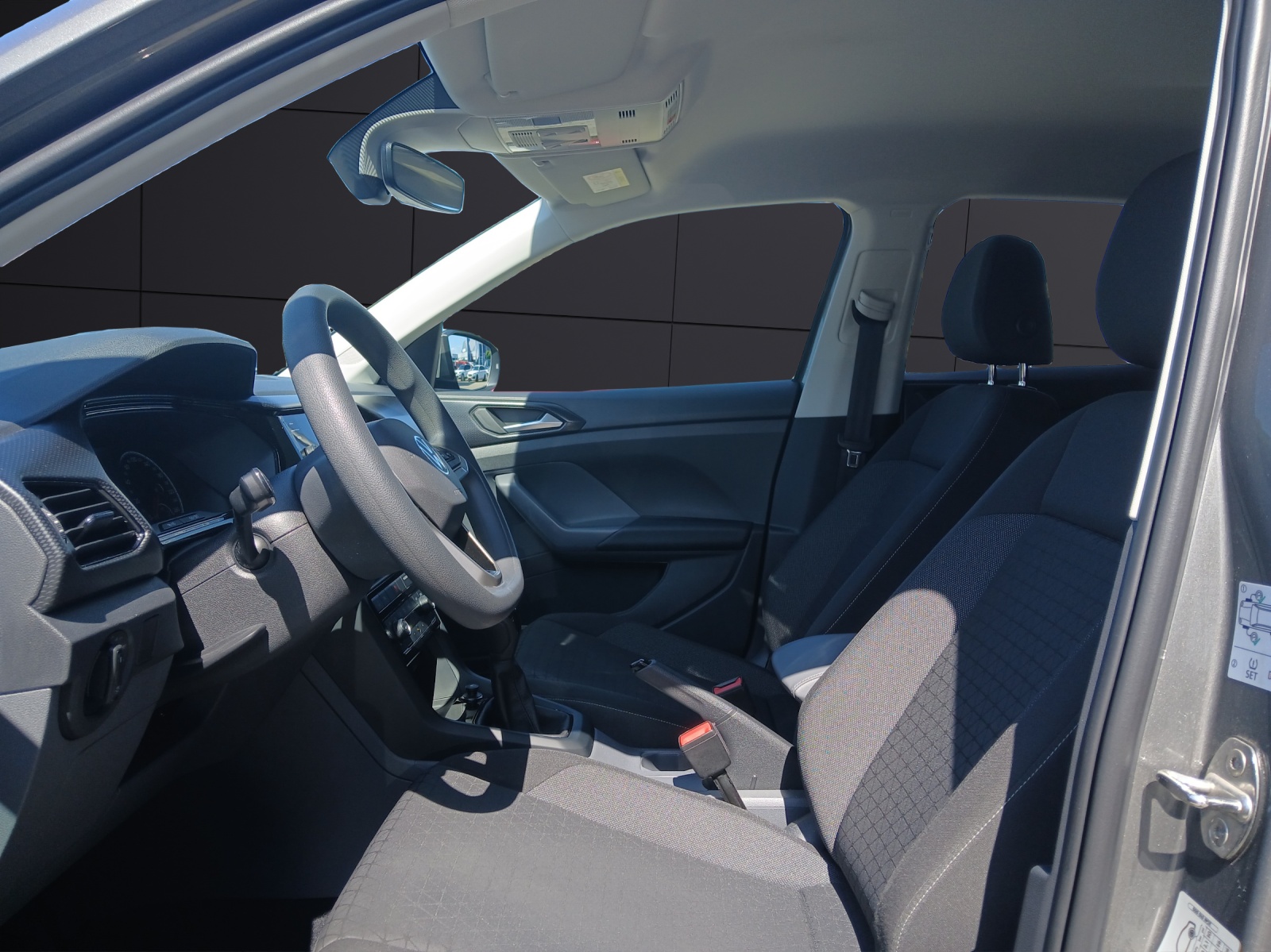 Fahrzeugabbildung Volkswagen T-Cross TSI Life Lane-Assist RFK ESP ACC SH LED
