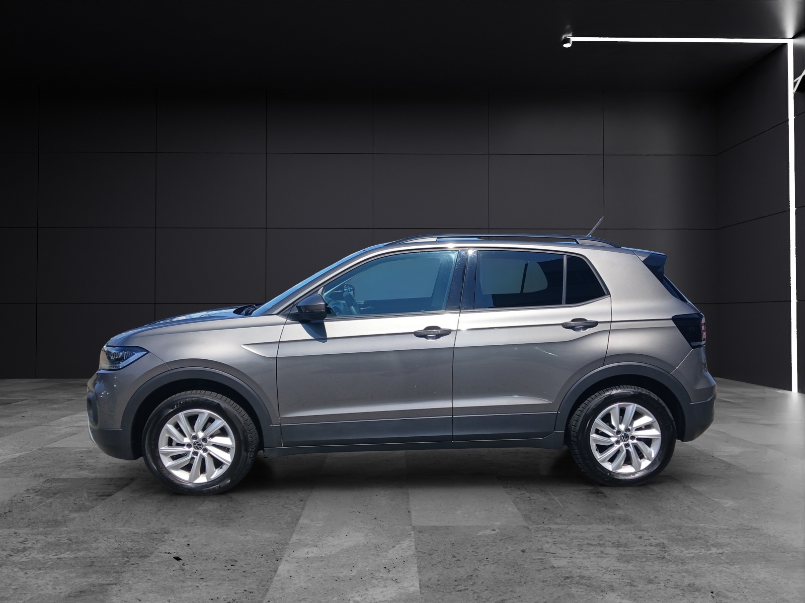 Fahrzeugabbildung Volkswagen T-Cross TSI Life Lane-Assist RFK ESP ACC SH LED