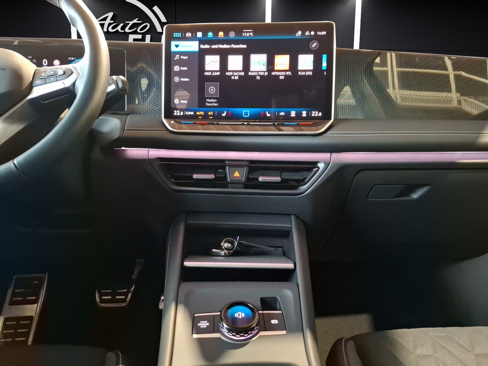 Fahrzeugabbildung Volkswagen Tiguan eTSI Goal DSG LED AHK Navi AID ACC RFK SH
