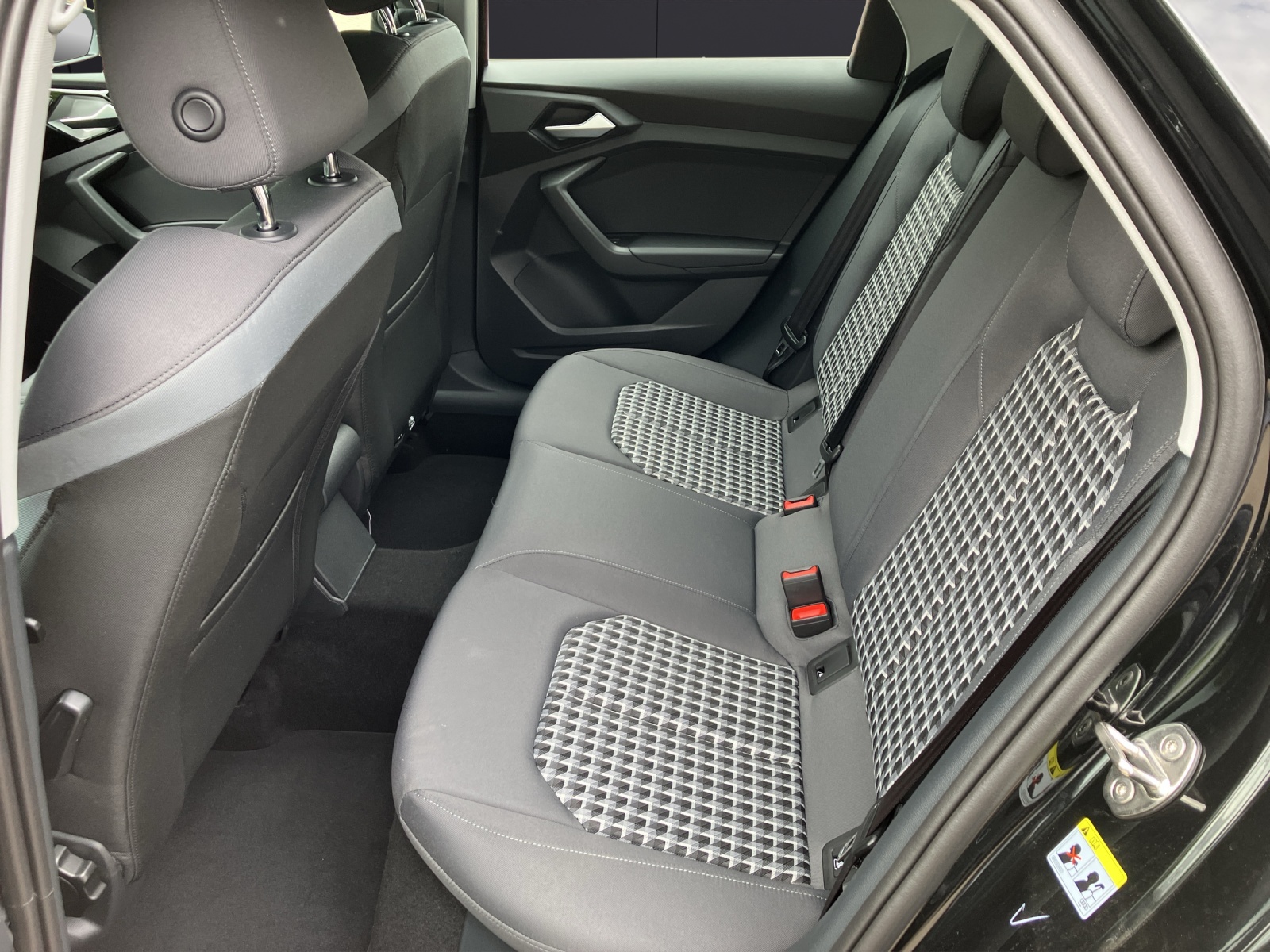 Fahrzeugabbildung Audi A1 Sportback 30 TFSI advanced LED,NAVI,DAB