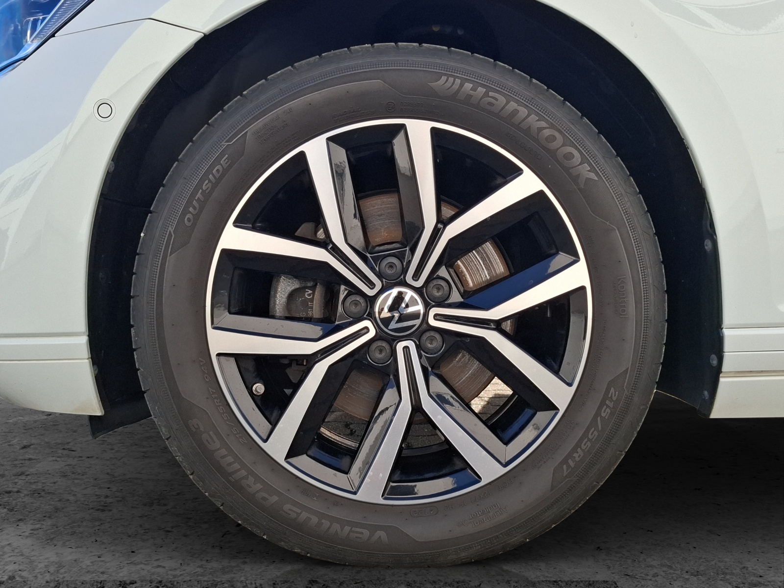 Fahrzeugabbildung Volkswagen Passat Variant TDI Business DSG Matrix Navi AID ACC RFK SH