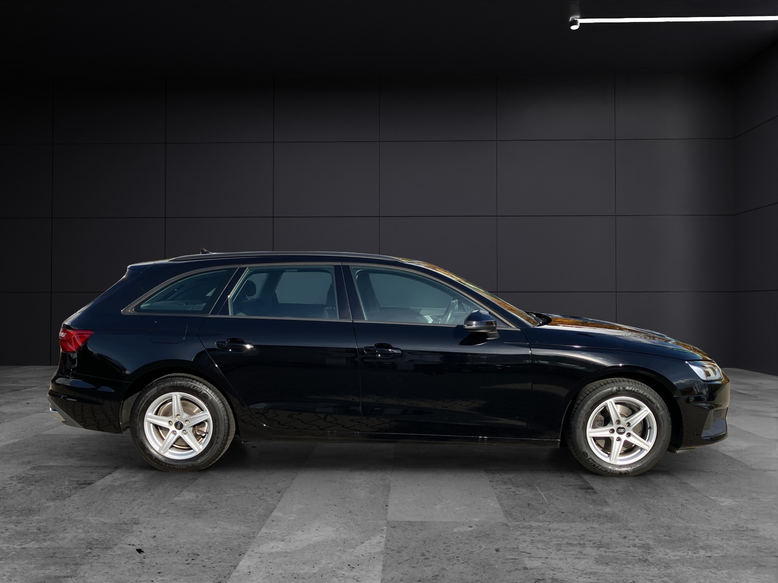 Fahrzeugabbildung Audi A4 Avant 35 TDI S-tronic Navi GRA PDC SH