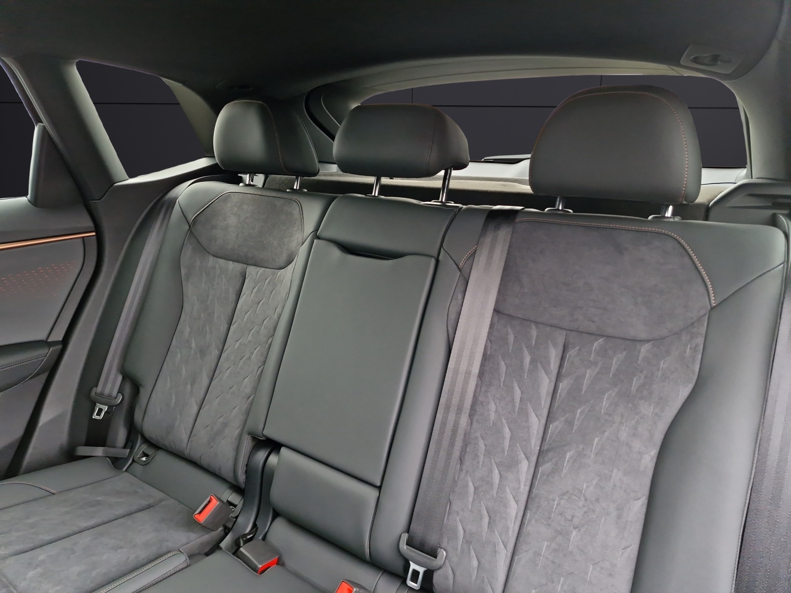 Fahrzeugabbildung CUPRA Terramar 1.5 eTSI DSG ACC NAVI KAMERA