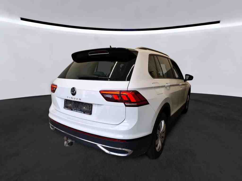 Fahrzeugabbildung Volkswagen Tiguan TDI Urban Sport DSG LED AHK Navi AID ACC Park-Assist SH