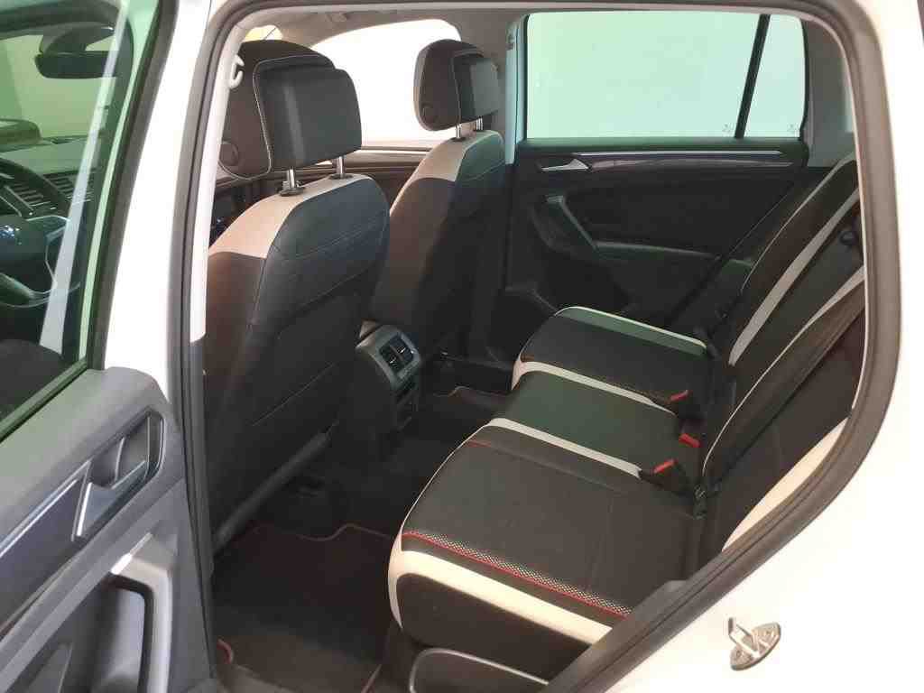 Fahrzeugabbildung Volkswagen Tiguan TDI Urban Sport DSG LED AHK Navi AID ACC Park-Assist SH