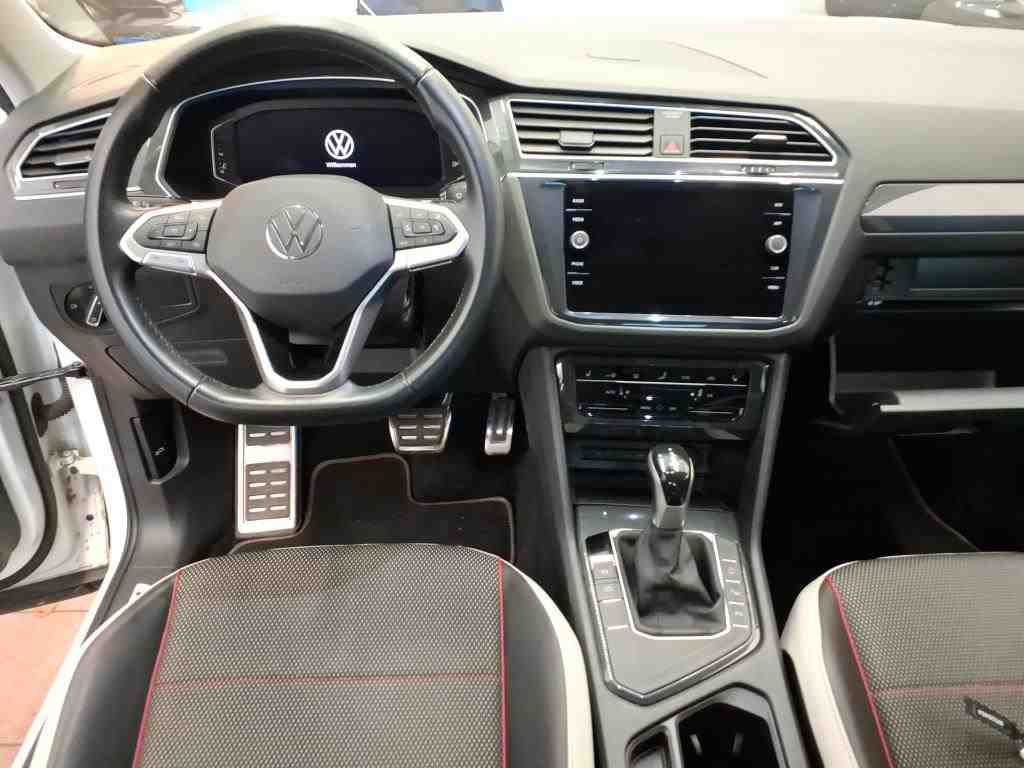 Fahrzeugabbildung Volkswagen Tiguan TDI Urban Sport DSG LED AHK Navi AID ACC Park-Assist SH