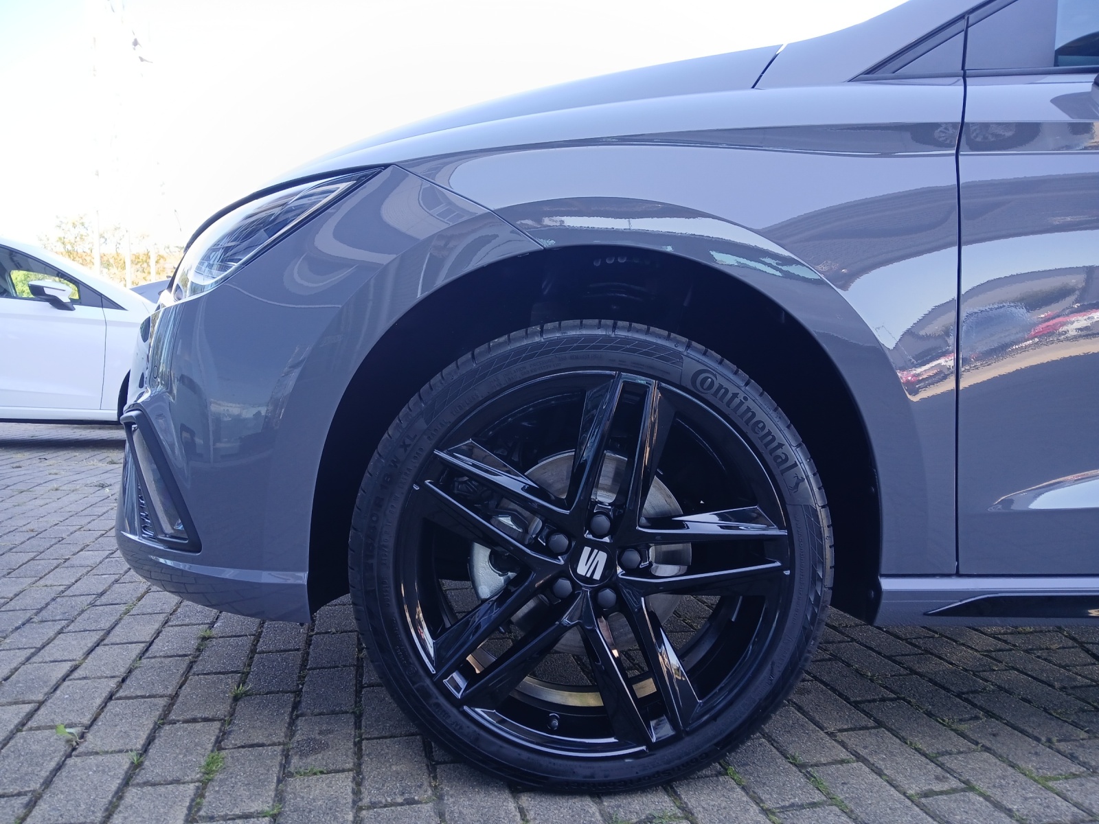 Fahrzeugabbildung SEAT Ibiza 1.0 TSI DSG FR Black Edition LED Kamera