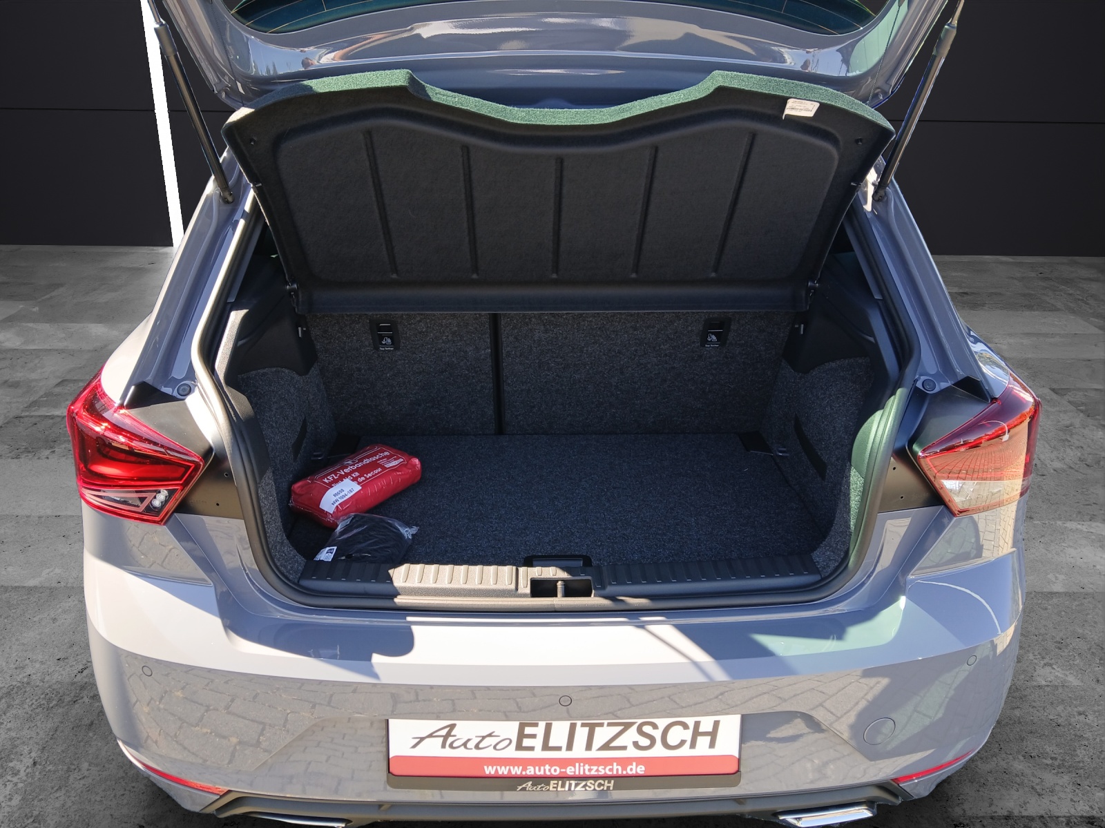 Fahrzeugabbildung SEAT Ibiza 1.0 TSI DSG FR Black Edition LED Kamera