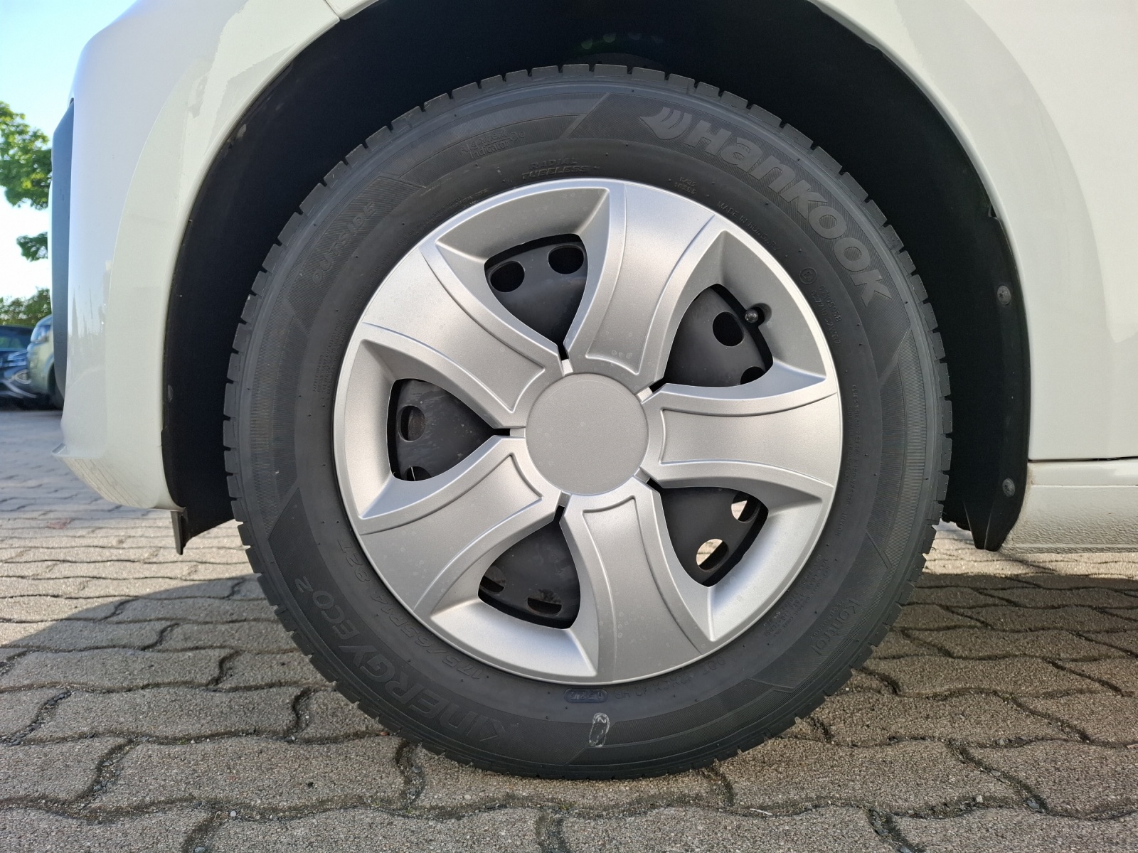 Fahrzeugabbildung Volkswagen up! 1.0 Klima DAB GRA RFK SHZ